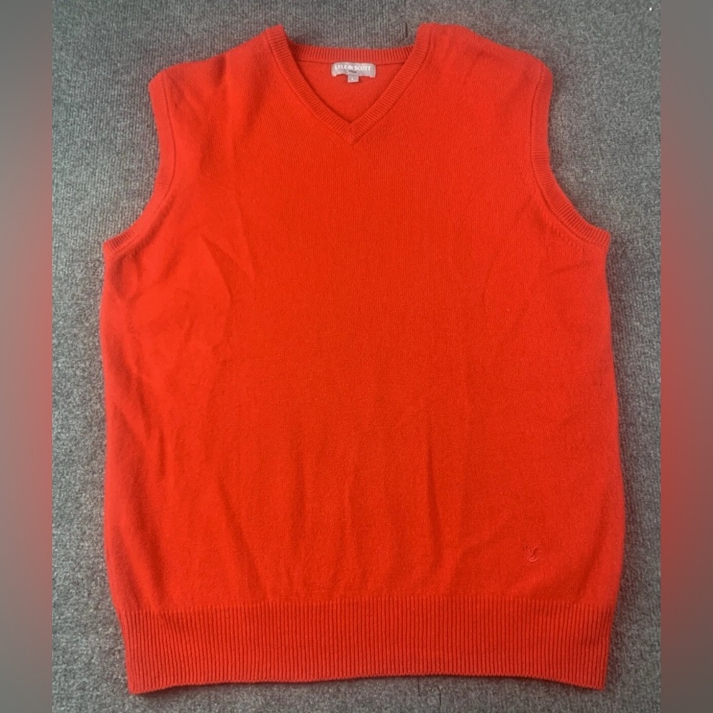 Lyle & Scott Golf Mens 100% Wool V
Neck Sweater Vest Size L Red